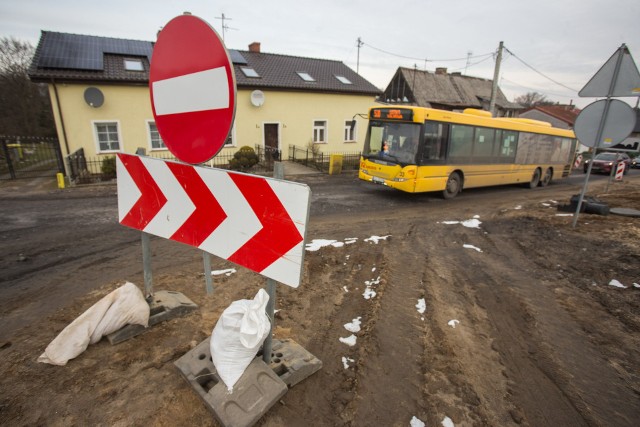 Inwestor, czyli GDDKiA zapewnia, że przebudowa drogi Słupsk-Ustka zakończy się w grudniu 2023 roku