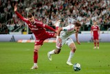 Gdzie obejrzeć hitowy mecz Raków - Legia? Transmisja na dwóch kanałach, stream w internecie za opłatą 