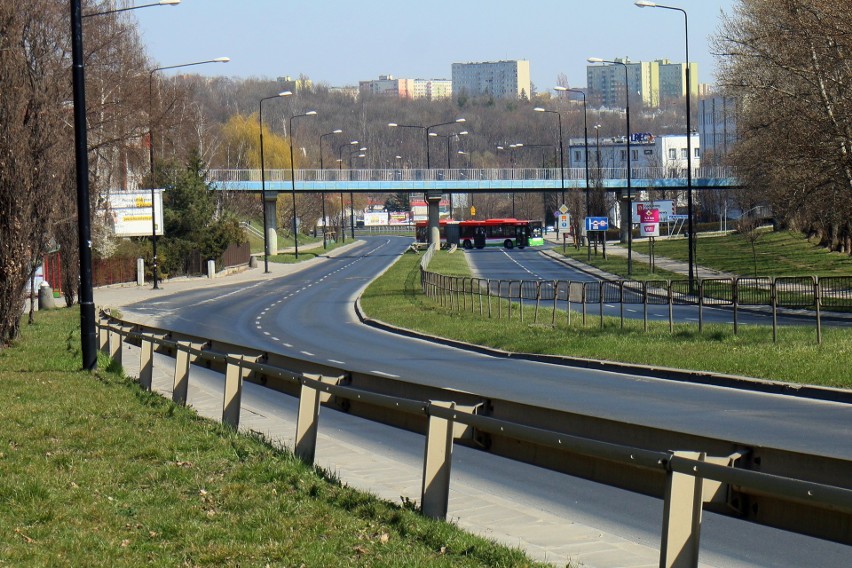 Ulice Sławinka puste. Ksiądz informuje, że nie będzie święconki ZOBACZ