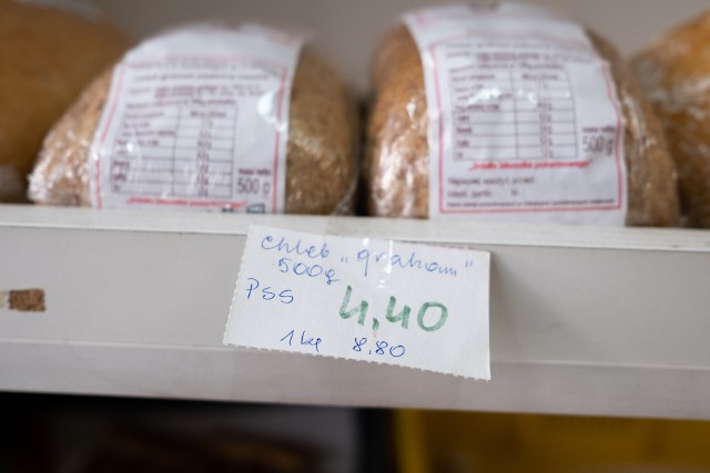 Wzrost cen pszenicy, kukurydzy, soi czy pasz na światowych giełdach ma przełożenie na ceny chleba i innych produktów spożywczych w sklepach.