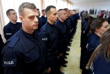Do tych komend w Kujawsko-Pomorskiem trafią nowi policjanci. Funkcjonariusze już po ślubowaniu
