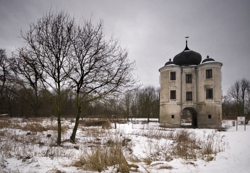 Belwederk w słąwięcickim Parku...