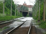 Pociągi do Wrocławia wstrzymane. Woda zalała tory w Głogowie