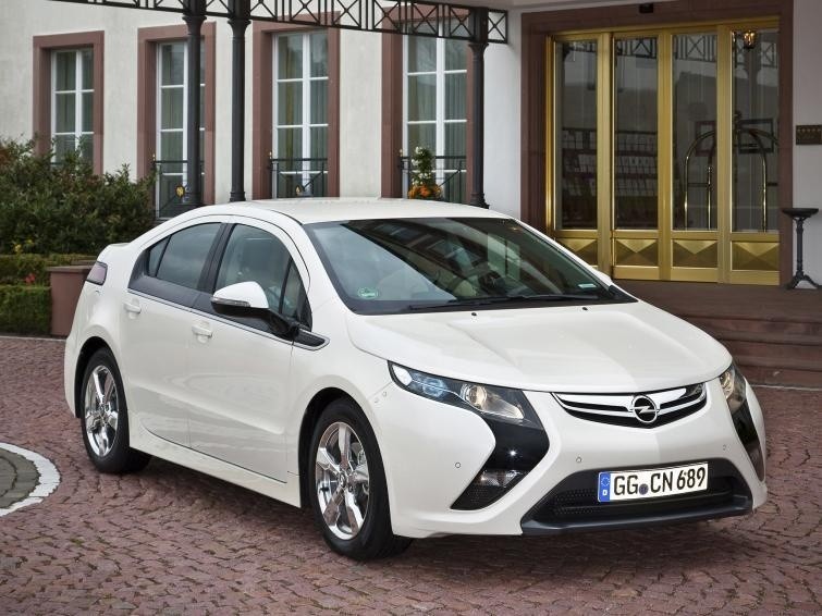 Opel Ampera - cena 158 950 zł / Fot. Opel