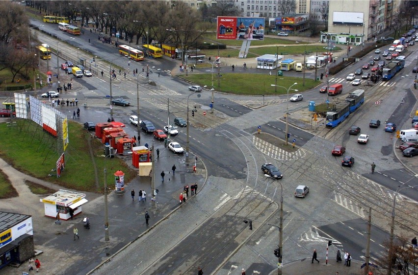 Plac Grunwaldzki w czerwcu 2003 roku. Jeszcze nic nie...