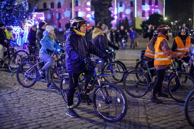 Miłośnicy rowerów 31 stycznia o godz. 18 ze Starego Rynku ruszą w urodzinowy przejazd BMK. Można dołączyć, wystarczy pamiętać o obowiązkowym oświetleniu