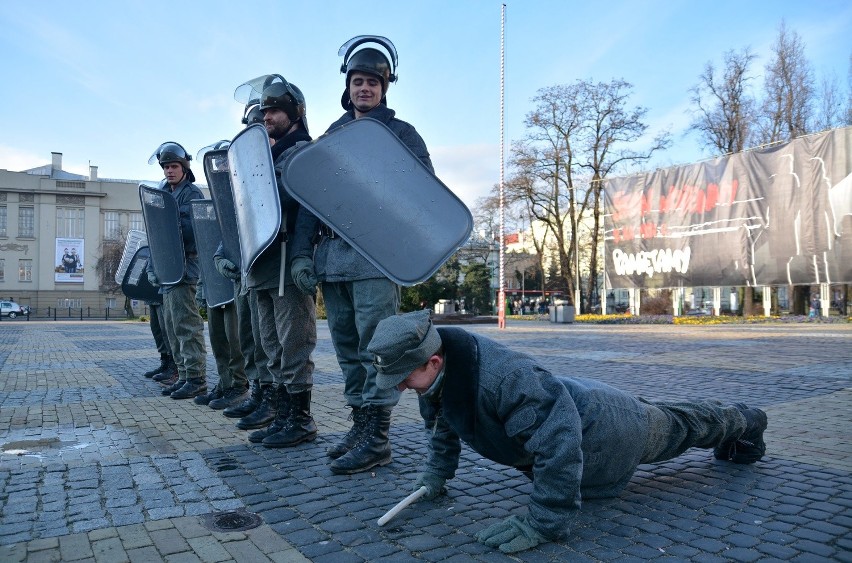 Rocznica stanu wojennego w Lublinie: ZOMO na deptaku [ZDJĘCIA, WIDEO] 