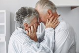 Seks po 60. Kto ma bardziej aktywne życie intymne w wieku emerytalnym – mężczyźni czy kobiety?