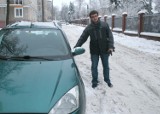 Mieszkańcy Radomia toną w śniegu. Interwencje u odpowiedzialnych za odśnieżanie ich osiedli nie przynoszą żadnych efektów