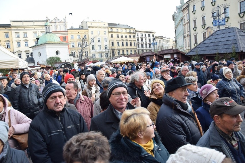 Gmina Zielonki promuje się w Krakowie. Muzycy, gawędziarze, śpiewacy na tarach bożonarodzeniowych