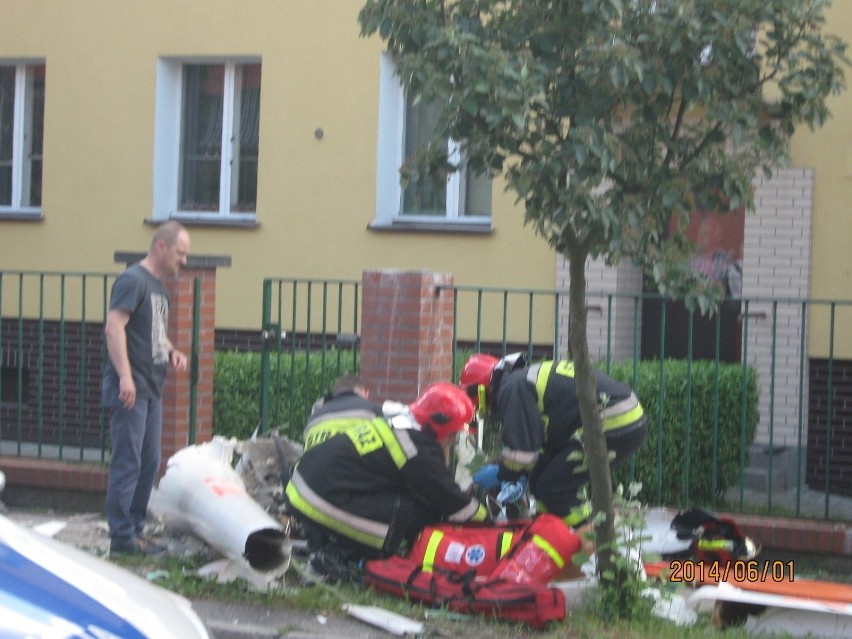 W wypadku zginął jeden z pilotów, a spadający szybowiec...