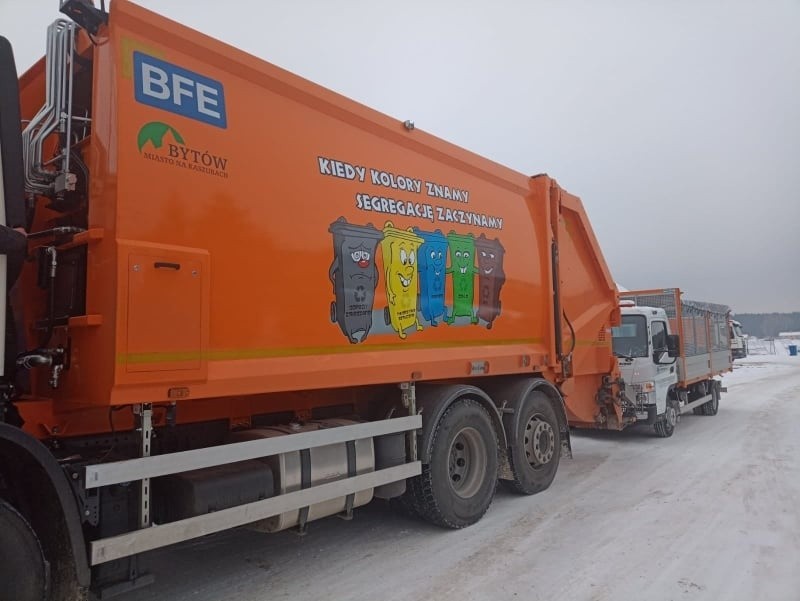 Spore podwyżki za odbiór śmieci, śmieciarki Wodociągów wyjechały na ulice Bytowa