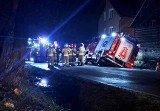Wypadek wozu strażackiego pod Krakowem. Druhowie jechali na pomoc do innego wypadku
