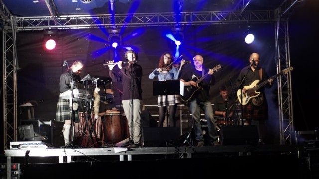 W sobotę, 19 listopada klub Katakumby przy placu Stare Miasto 11 zaprasza na andrzejkowy koncert Celtic Fusion zespołu Jig Reel Maniacs.