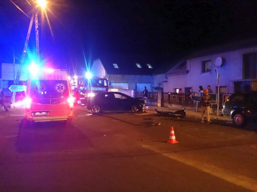 Zderzenie dwóch aut w Wawelnie. Jedna osoba ranna