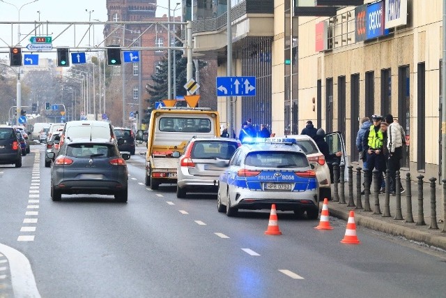 Do wypadku doszło na ul. Swobodnej, na odcinku między marketem EPI a Arkadami Wrocławskimi.