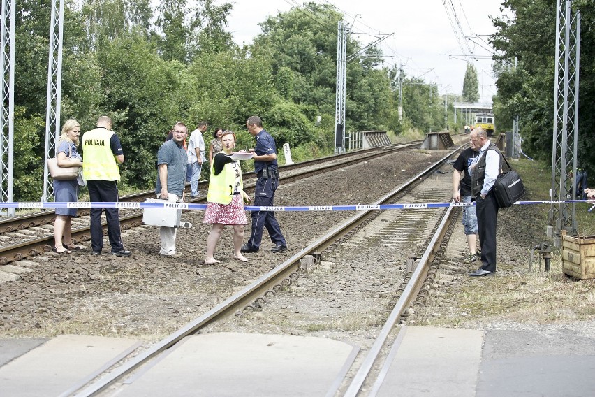 Wrocław: Śmierć na Krzemienieckiej. Mężczyznę potrącił pociąg (ZDJĘCIA)