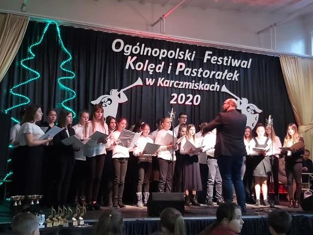 Nagroda i wyróżnienie dla Szkoły Muzycznej w Siennie podczas V Ogólnopolskiego Festiwalu Kolęd i Pastorałek w Karczmiskach.