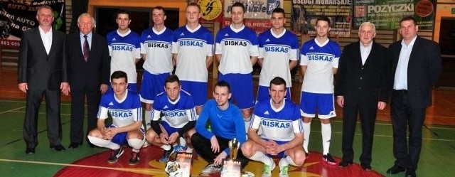 Zwycięzcy Buskiej Ligi Futsalu, drużyna Bis-Kas.