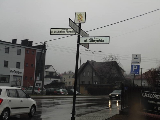 Niebawem na niewielką uliczkę w Wadowicach wrócą znaki z informacją, że to ulica generała Bruno Olbrychta