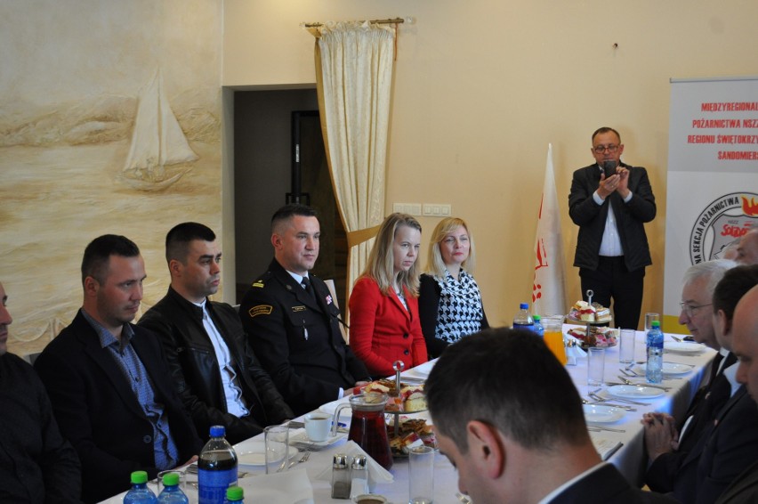 Świąteczne jajeczko i rozmowy o pożarnictwie podczas posiedzenia Rady Międzyregionalnej Sekcji Pożarnictwa NSSZ "Solidarność" w Sandomierzu