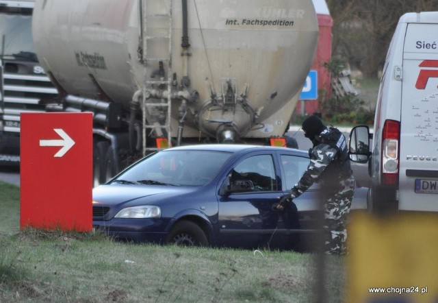 Przejęcie stacji paliw w Krajniku Dolnym. Wyglądało to jak napad