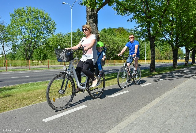 Prawie 21 km nowych ścieżek rowerowych i ciągów pieszo-rowerowych powstanie w Białymstoku w 2019 roku. Nowa infrastruktura zapewni większy komfort poruszania się rowerem po mieście. Do końca ubiegłego roku rowerzyści mogli korzystać w naszym mieście z około 120 km dróg rowerowych.