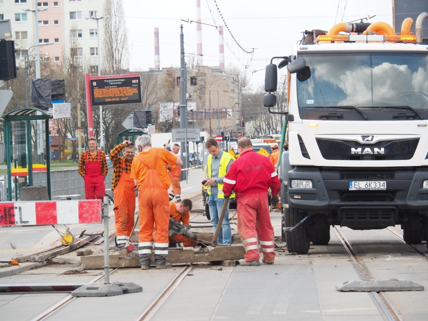 Kończą się utrudnienia na ul. Przybyszewskiego. Skrzyżowanie z ul. Kilińskiego wkrótce będzie otwarte ZDJĘCIA 23.04.2021 r.