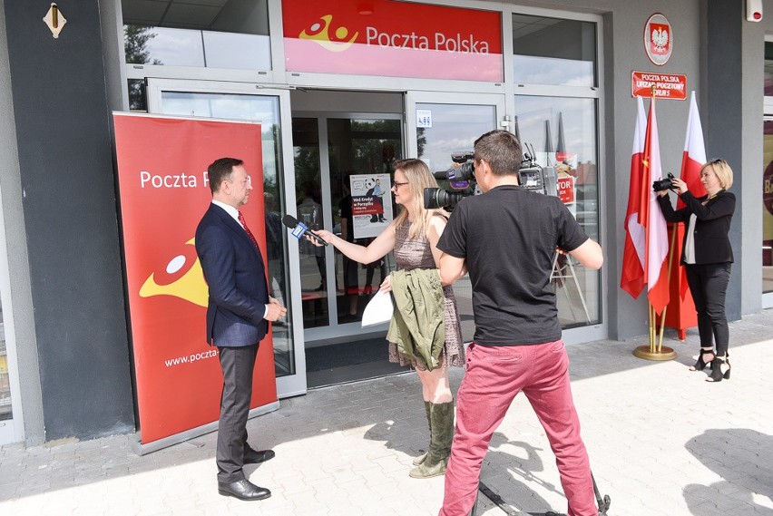 Nowa placówka poczty została otwarta w Toruniu wczoraj, przy...