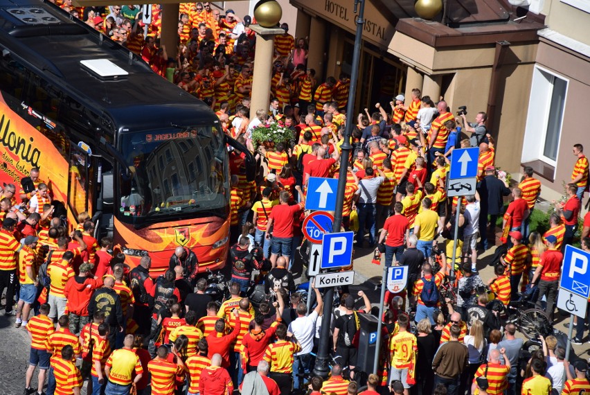 Jagiellonia - Wisła Płock. Kibice pożegnali piłkarzy...