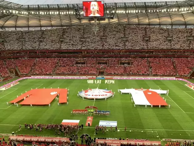 Około 50 tys. widzów ogląda mecz na PGE Narodowym w Warszawie