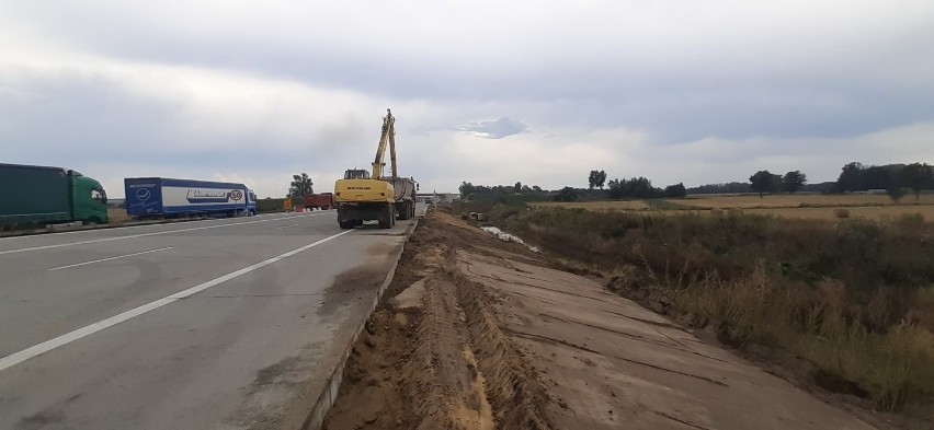 Budowa autostrady A1 koło Piotrkowa - postęp robót, utrudnienia [NAJNOWSZE ZDJĘCIA]