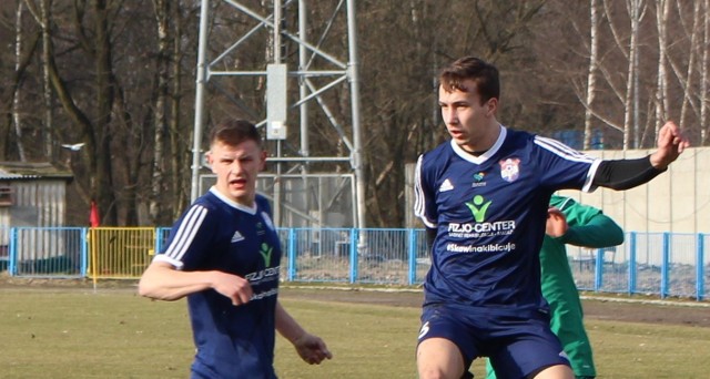 Paweł Galos (z lewej) zdobył gola na 2:0. Obok Mateusz Krasuski