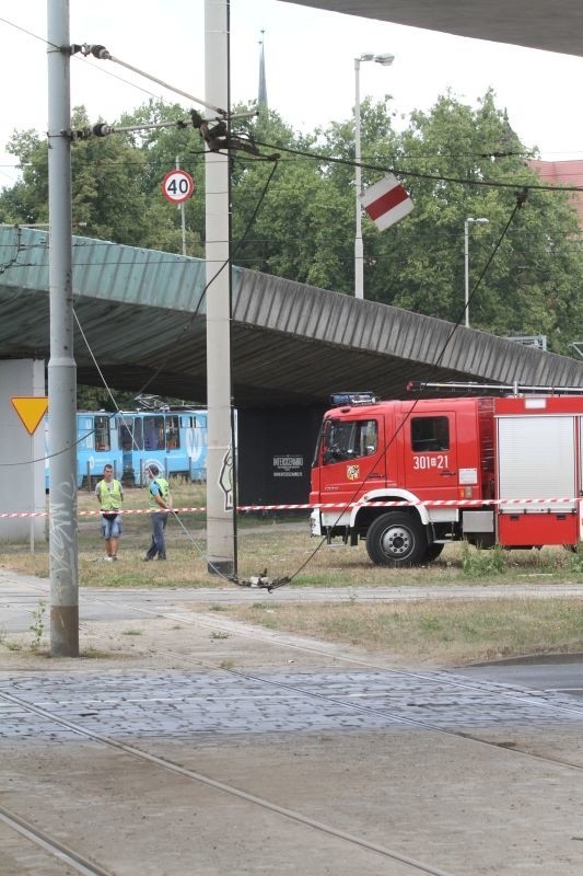 Zerwana trakcja na pl. Społecznym, Wrocław, 04.09.2015 r.