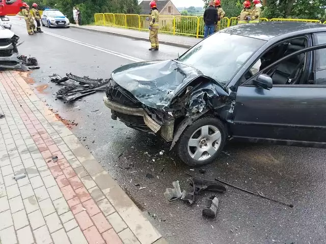 Do groźnie wyglądającej kolizji doszło w sobotnie przedpołudnie na krajowej trasie numer 79 w miejscowości Złota.