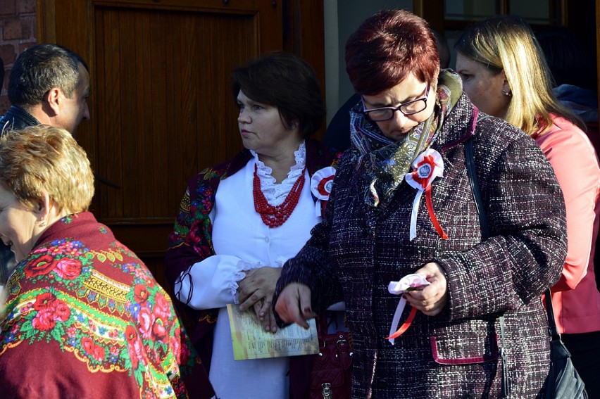 Staszkówka. Uroczyście świętowano rocznice niepodległości. W kościele odsłonięto okolicznościową tablicę