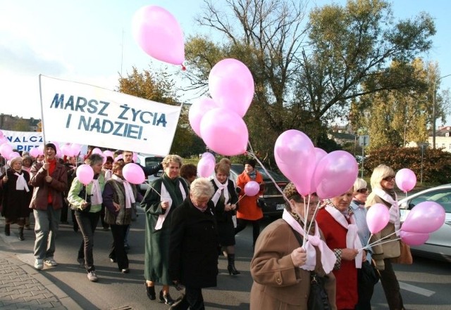 "Amazonki-Dana" przekonywały radomianki do tego, że warto się badać, bo profilaktyka może uratować życie.