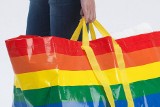 Ikea wprowadziła kolorowe torby na znak poparcia dla LGBT+