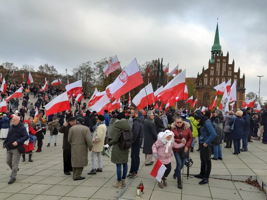 Szczeciński Marsz Niepodległości. 11 listopada w Szczecinie - Narodowe Święto Niepodległości [ZDJĘCIA, WIDEO] 