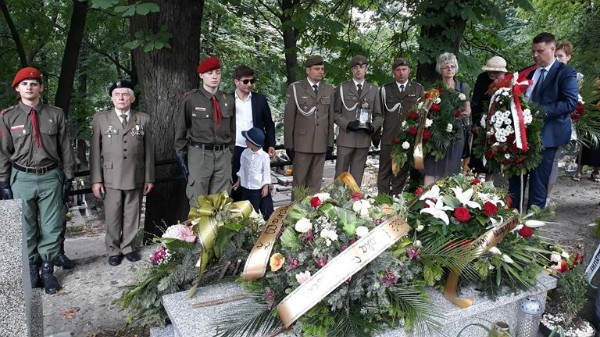 Włoszczowska delegacja na pogrzebie Bolesława Ciesielskiego, pseudonim Farys II, bohatera bitwy pod Chotowem (ZDJĘCIA)
