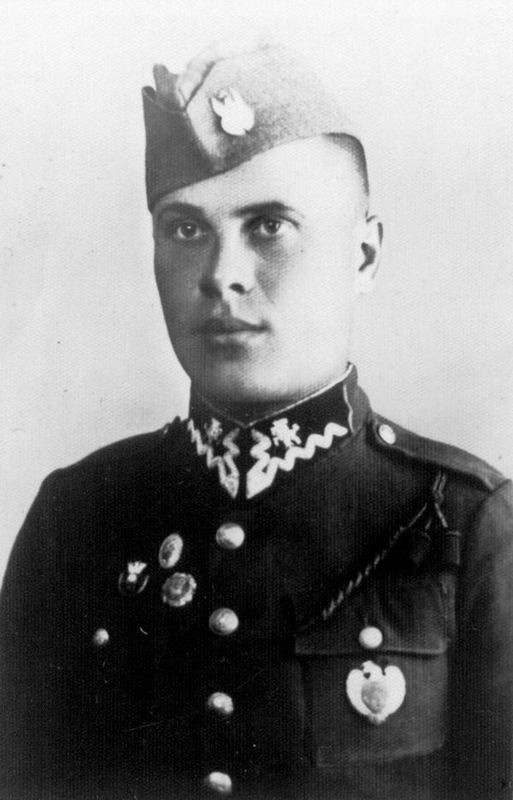 Stanisław Karaszewski jak wielu Polaków urodzonych w XIX wieku musiał odbyć służbę w wojsku rosyjskim