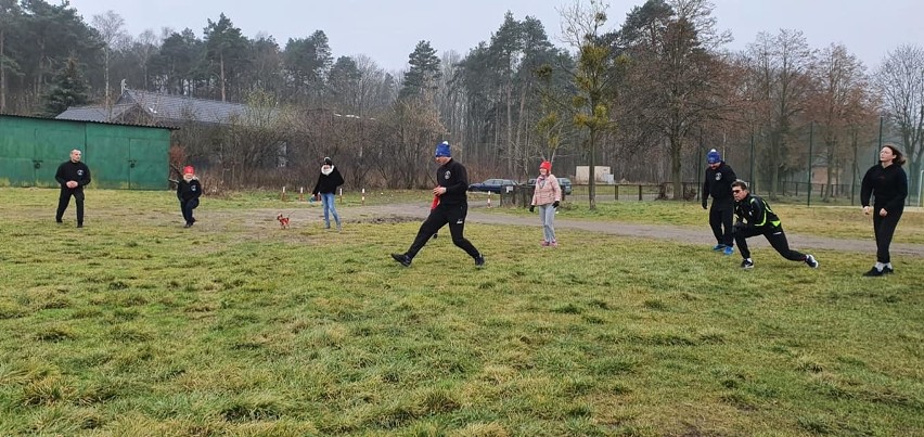 Rozgrzewka to obowiązek przed wejściem do wody każdego...