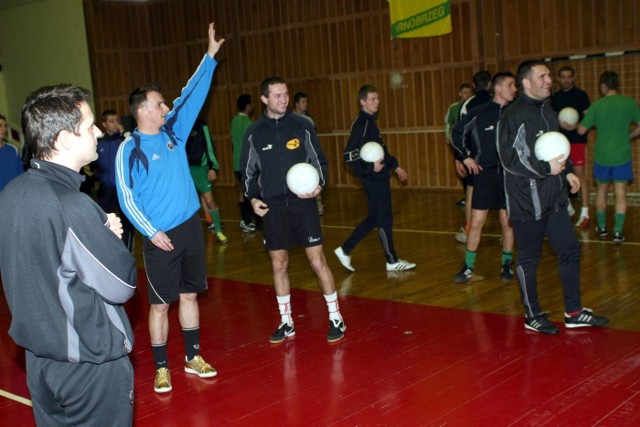 Piłkarze Siarki Tarnobrzeg spotkali się na pierwszym w tym roku treningu.