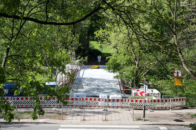 Mostek Japoński w Parku Kasprowicza w remoncie.