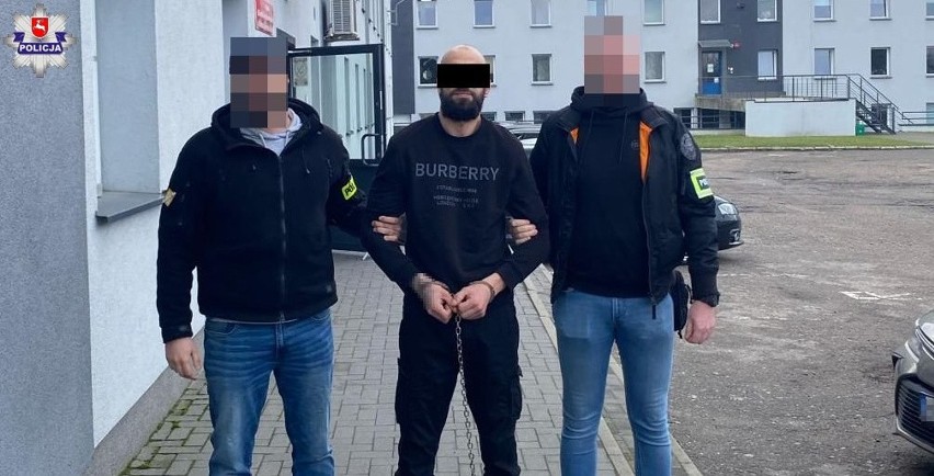 Kryminalni zatrzymali 33-latka poszukiwanego ENĄ i czerwoną notą Interpolu. Ukrywał się w Lublinie