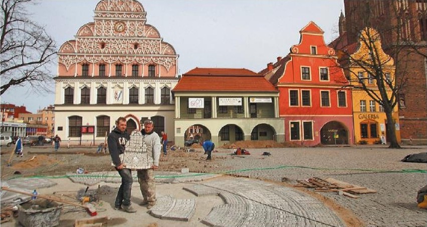 Rynek Staromiejski w Stargardzie w 2014 roku, wymiana...