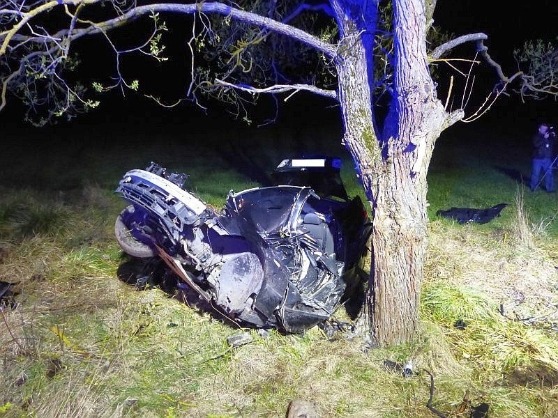 Wypadek BMW w m. Klejniki. 19-letni kierowca zginął na...