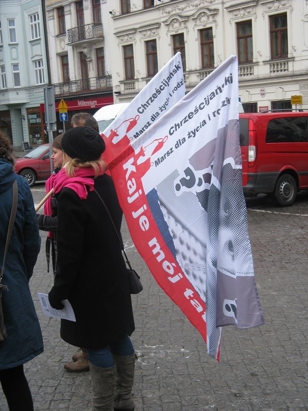 Marsz w obronie życia i rodziny w Cieszynie. Ponad tysiąc uczestników [ZDJĘCIA]