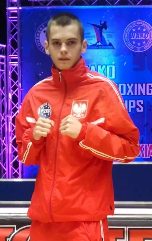 Przemek Sułkowski, który przed dwoma tygodniami wziął udział w mistrzostwach świata juniorów, zdobył brązowy medal w gronie polskich seniorów.