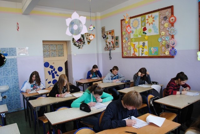 Uczniowie Gimnazjum nr 2 w Bytowie wypadli najlepiej w powiatowym konkursie na temat wiedzy o Unii Europejskiej. 